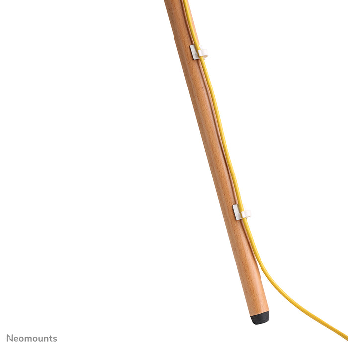 Neomounts NM-M1000 blanc est un meuble pour écrans plats jusqu'à 70 pouces (178 cm).