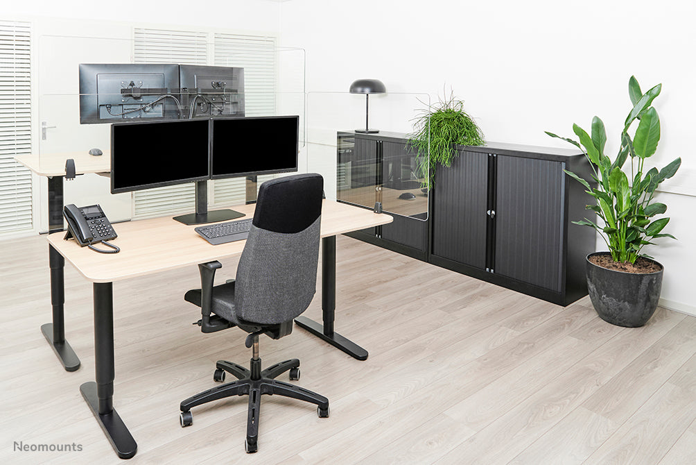 Neomounts NS-GLSPROTECT140 est un écran en verre durable de 138 cm offrant une protection contre la distance sur le lieu de travail - Verre trempé, transparent, 100 % recyclable